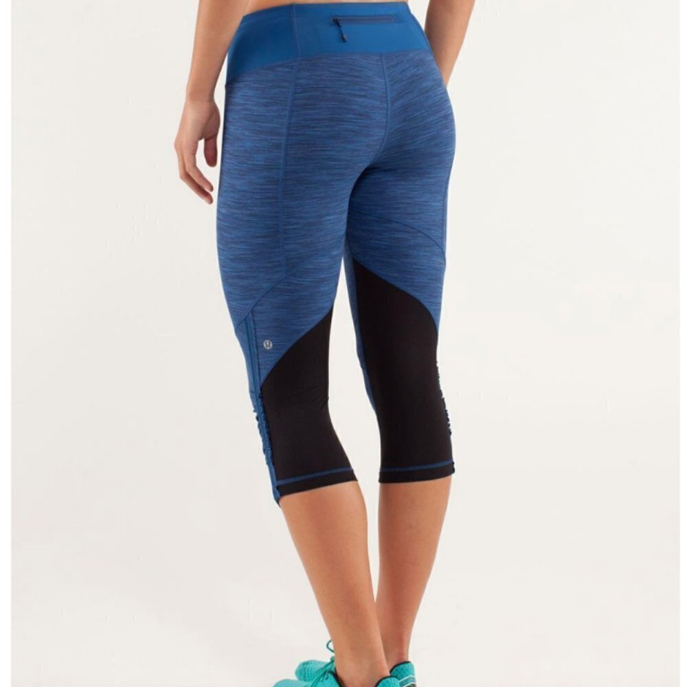 Lululemon Run For Your Life Crop Wee Are From Space Limitless Blue Black‎ size 6
